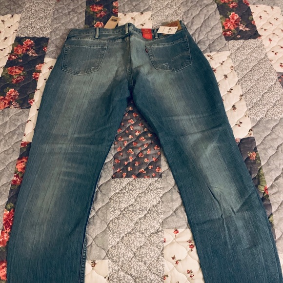 Levi Distressed Denim - Picture 2 of 2